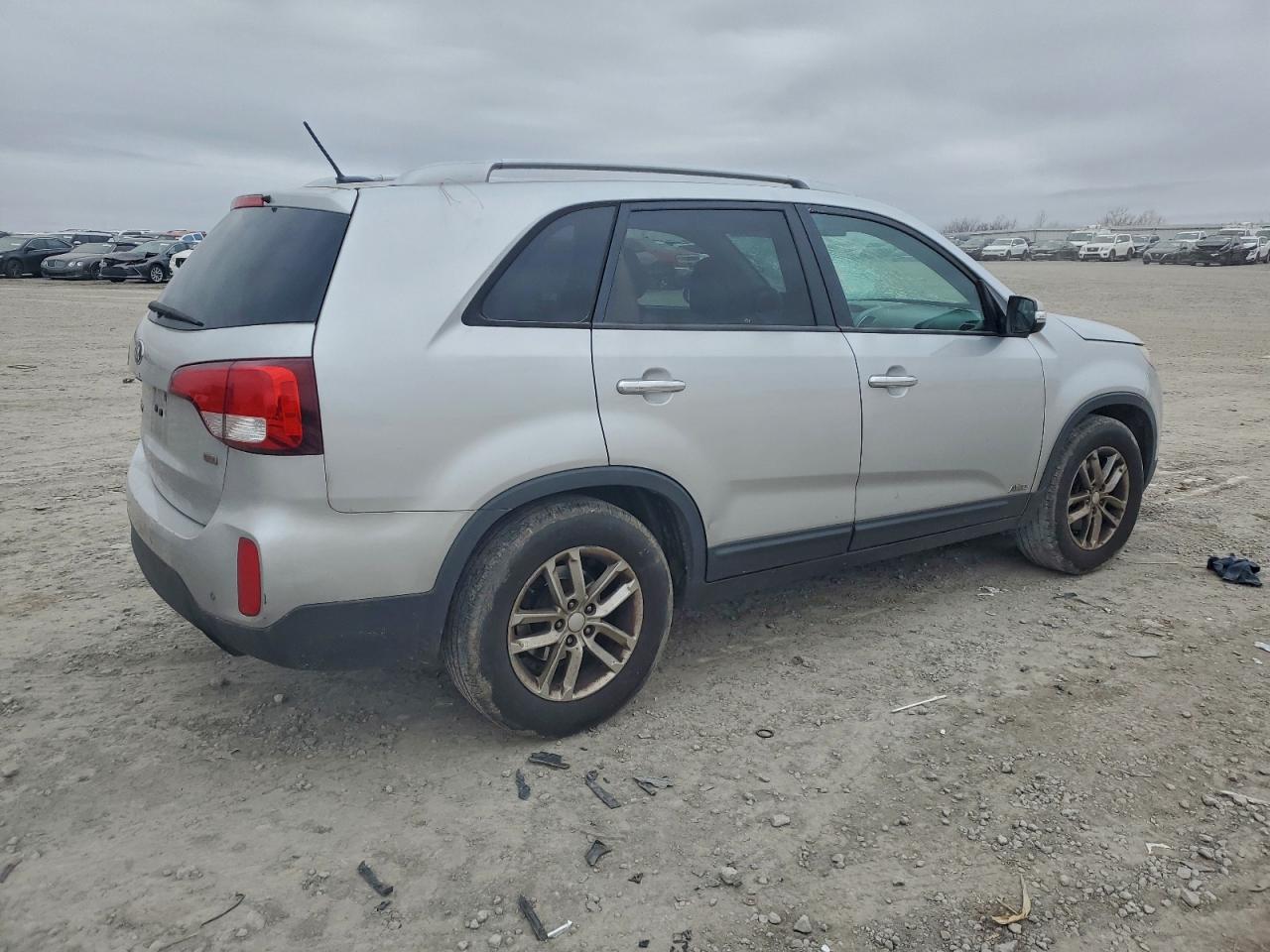 2014 KIA SORENTO LX photo 3