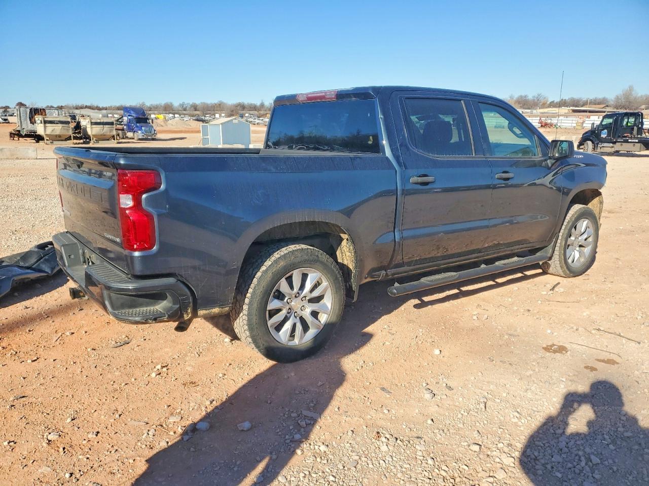 2020 CHEVROLET SILVERADO K1500 CUSTOM photo 3