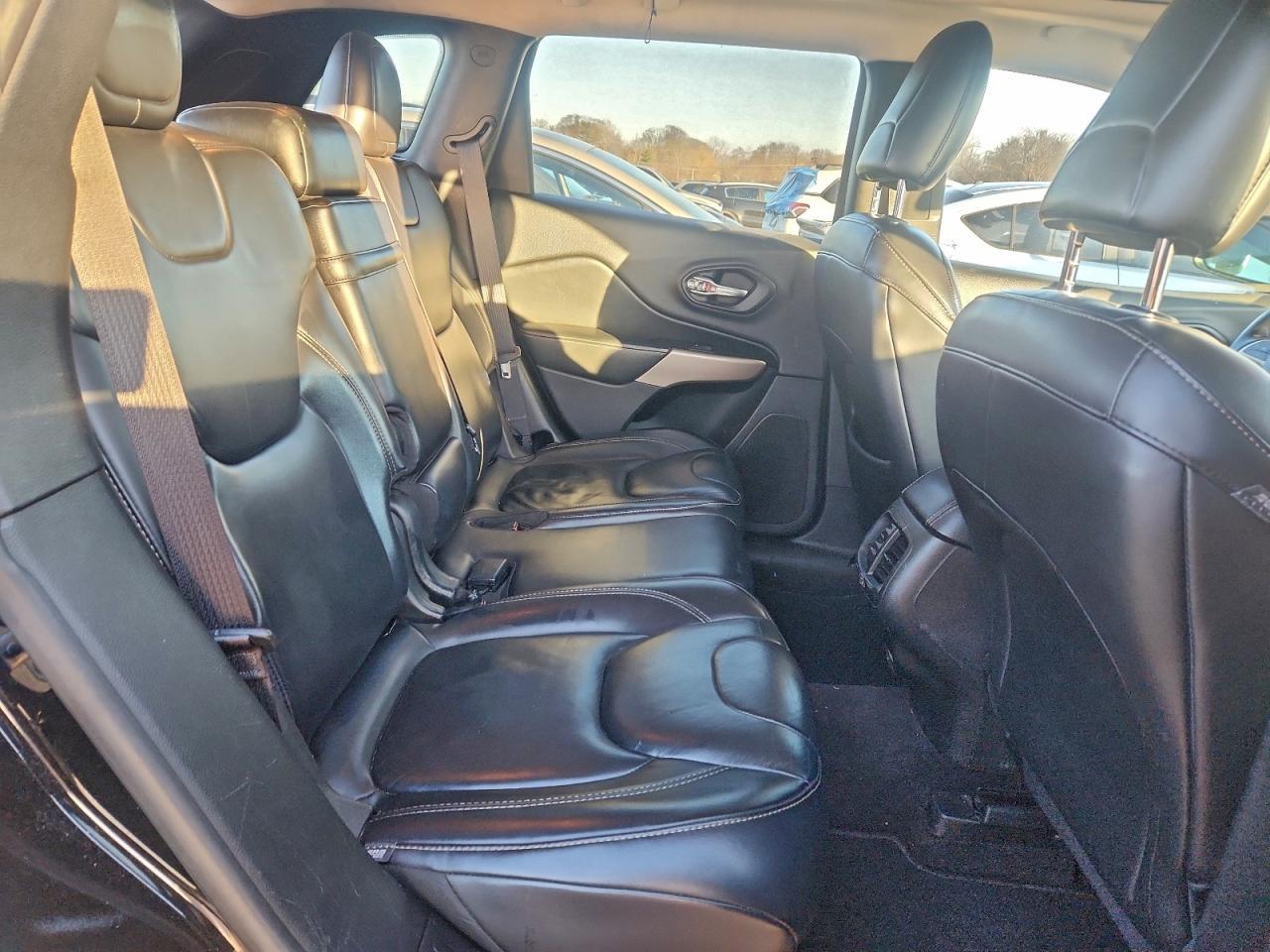 2017 JEEP CHEROKEE LIMITED photo 11