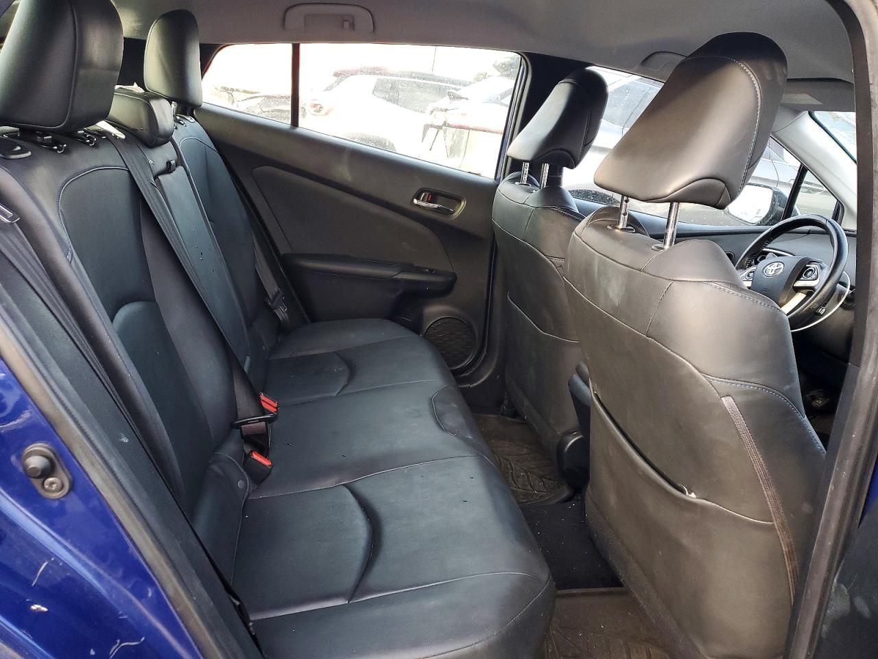 2016 TOYOTA PRIUS photo 10