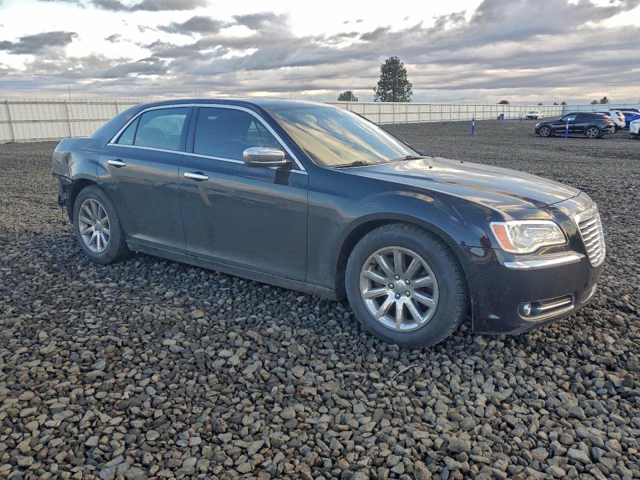 2013 CHRYSLER 300C photo 4