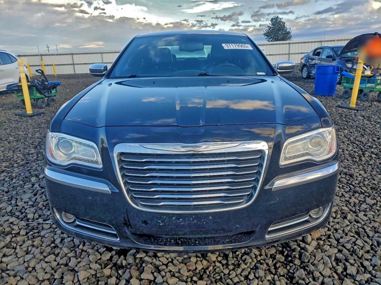 2013 CHRYSLER 300C photo 5