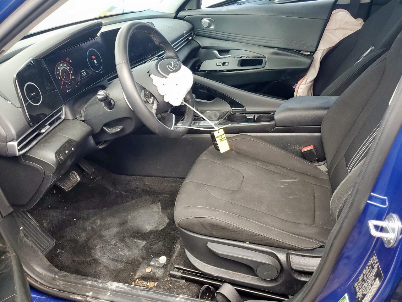 2023 HYUNDAI ELANTRA SEL photo 7