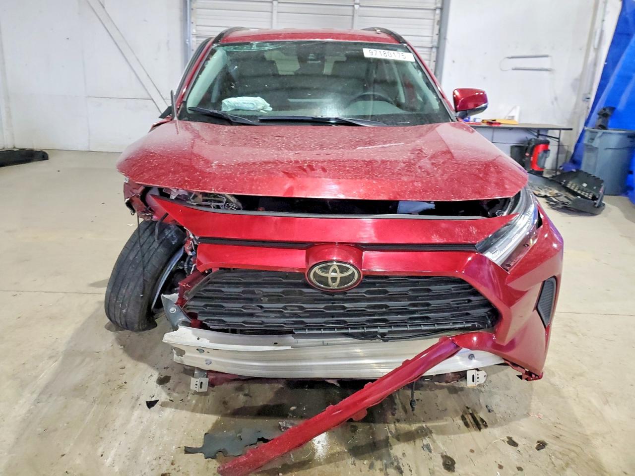 2025 TOYOTA RAV4 XLE photo 5