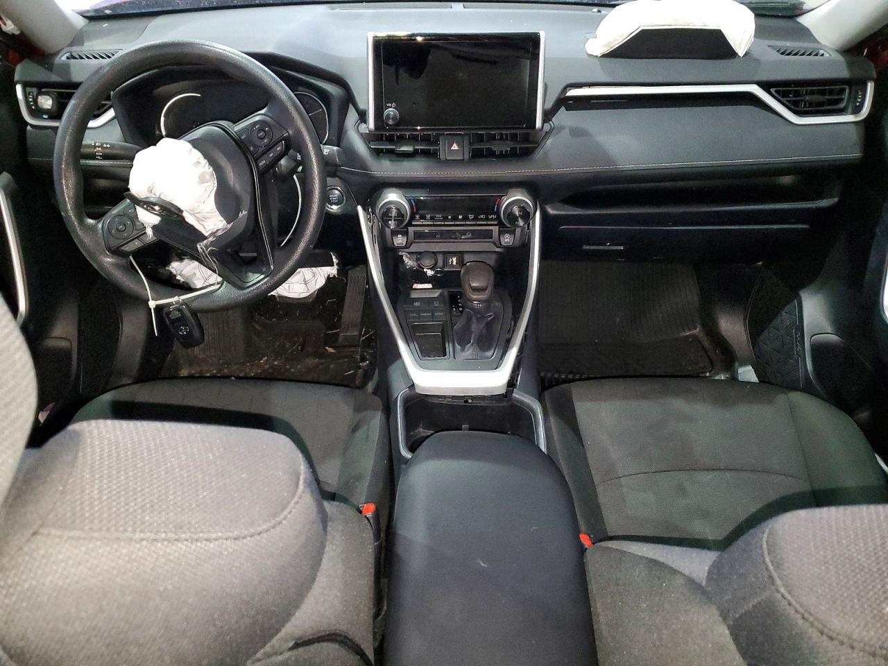 2025 TOYOTA RAV4 XLE photo 8