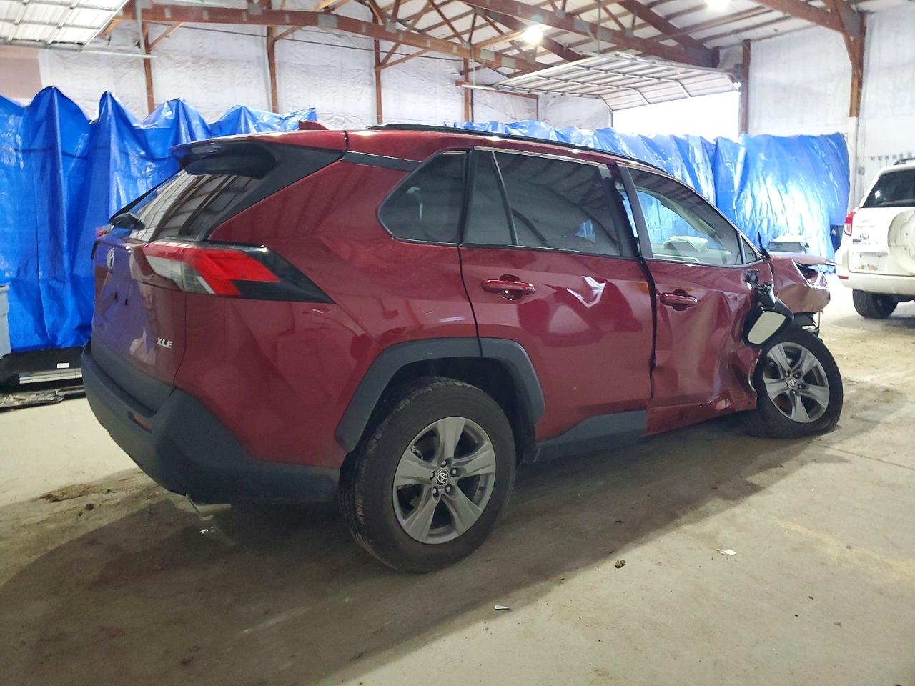 2025 TOYOTA RAV4 XLE photo 3