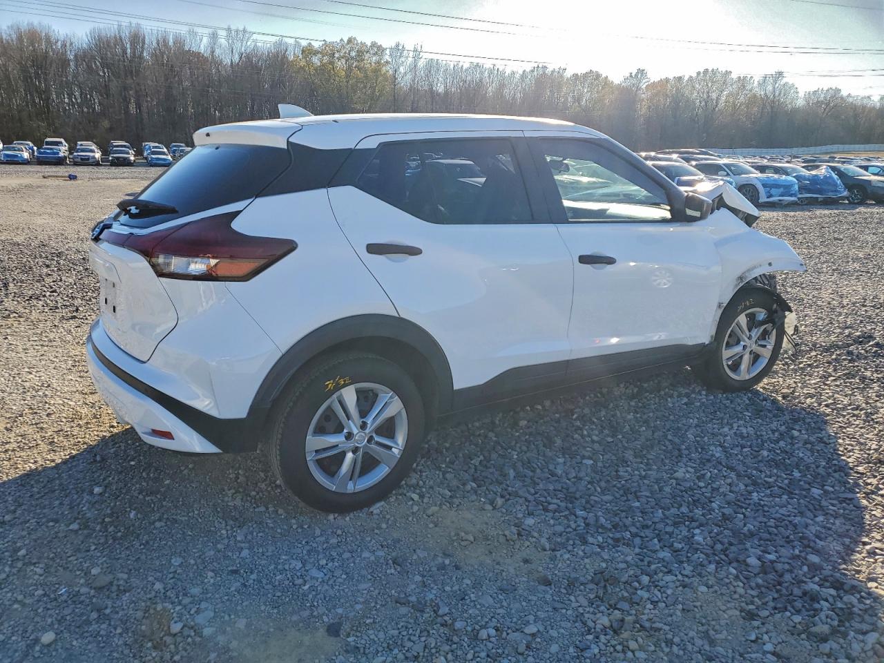 2021 NISSAN KICKS S photo 3