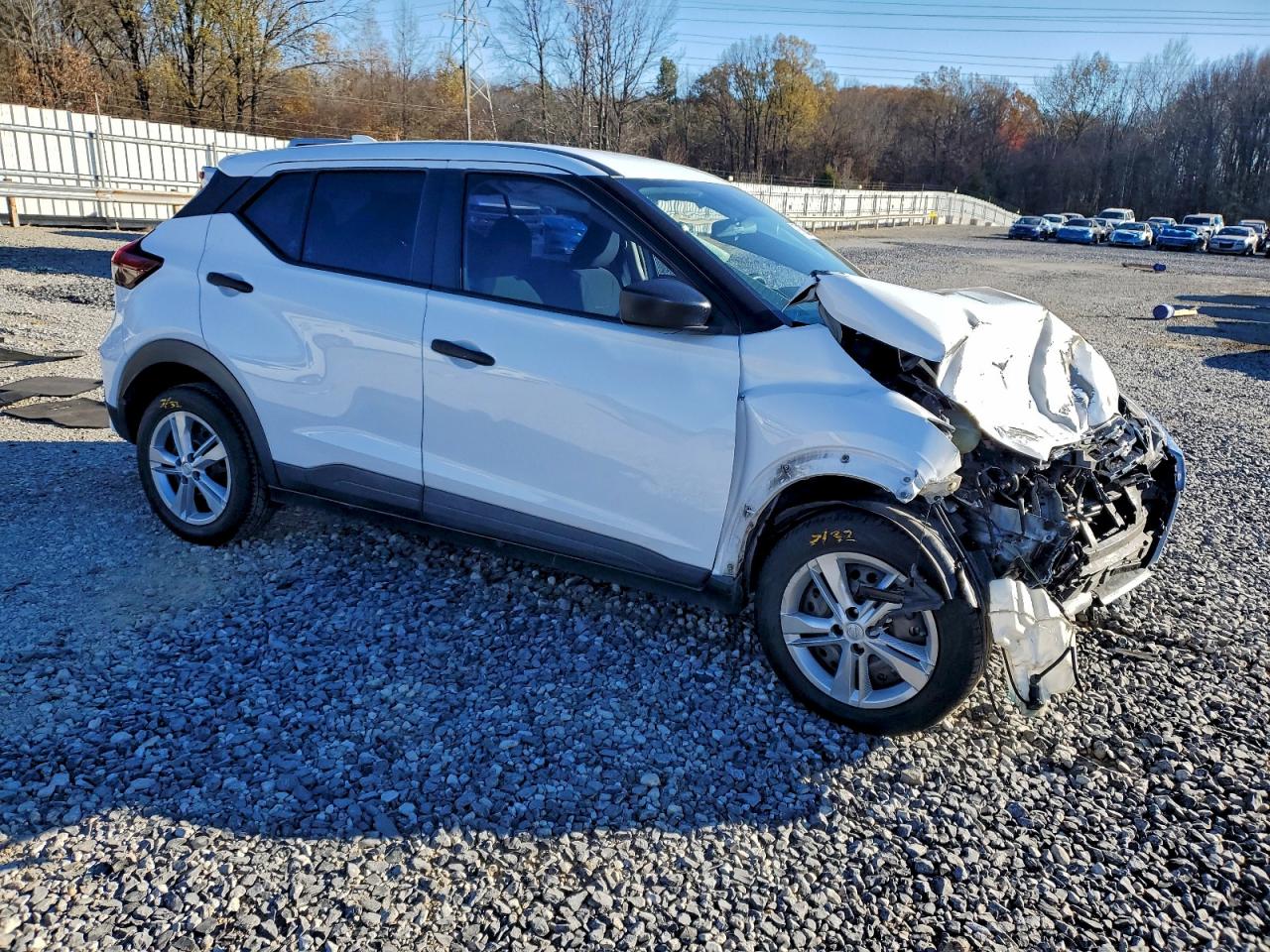 2021 NISSAN KICKS S photo 4