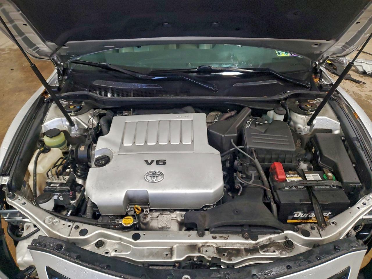 2010 TOYOTA CAMRY SE photo 11