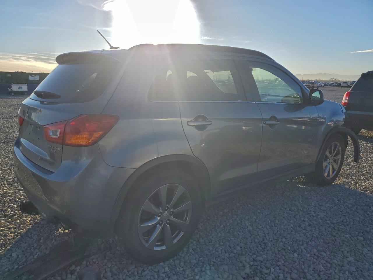 2013 MITSUBISHI OUTLANDER SPORT LE photo 3
