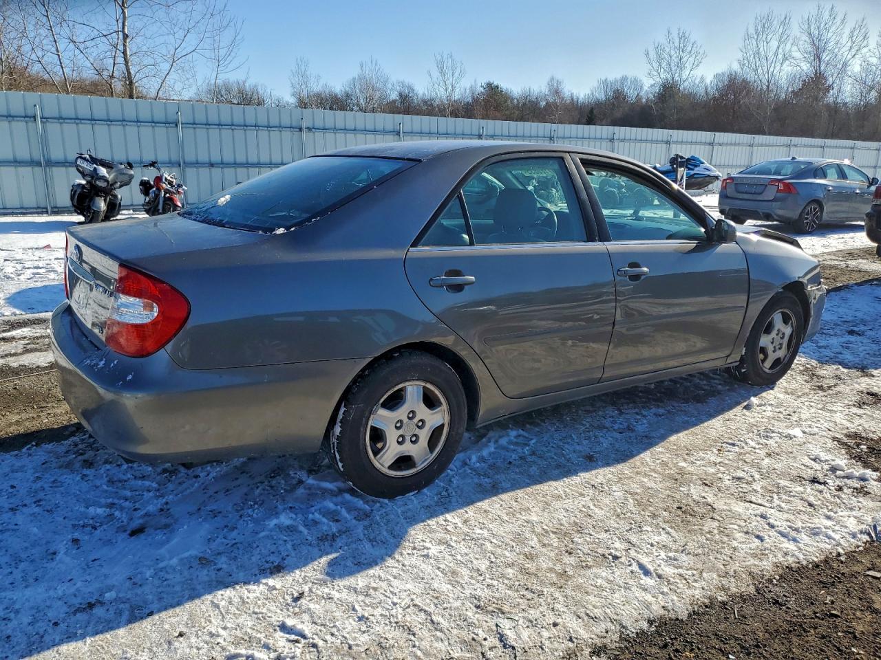 2003 TOYOTA CAMRY LE photo 3