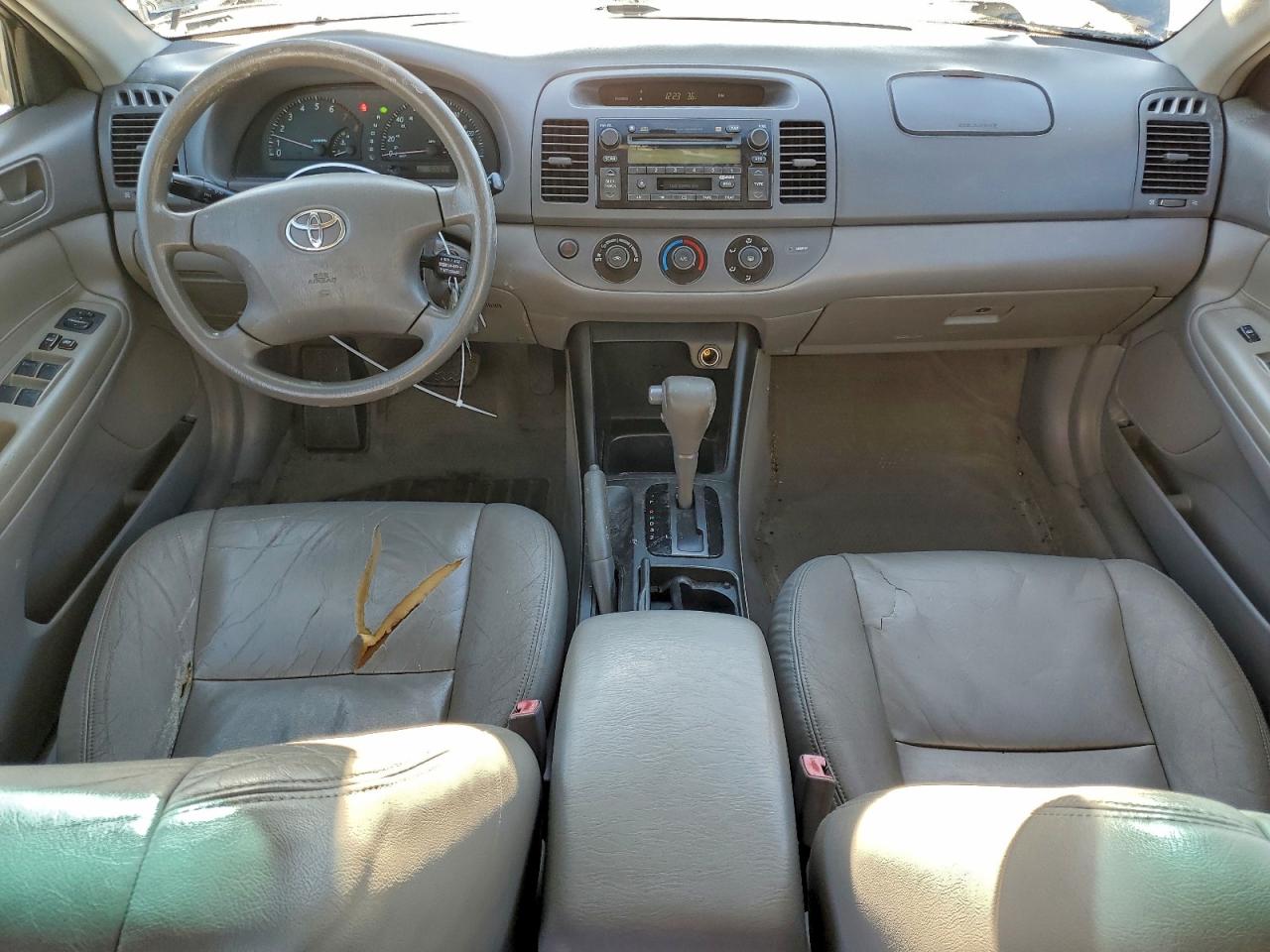 2003 TOYOTA CAMRY LE photo 8