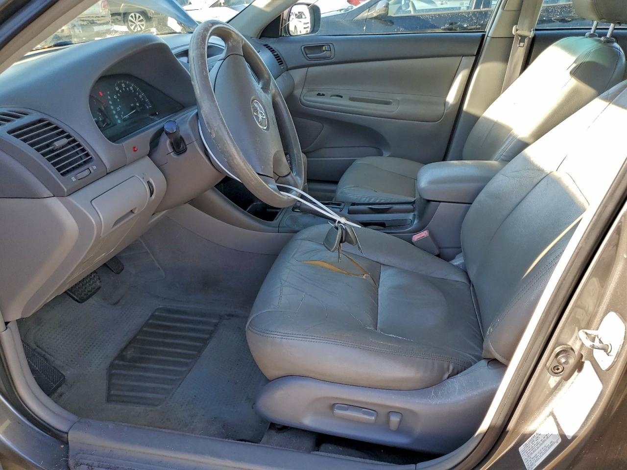 2003 TOYOTA CAMRY LE photo 7