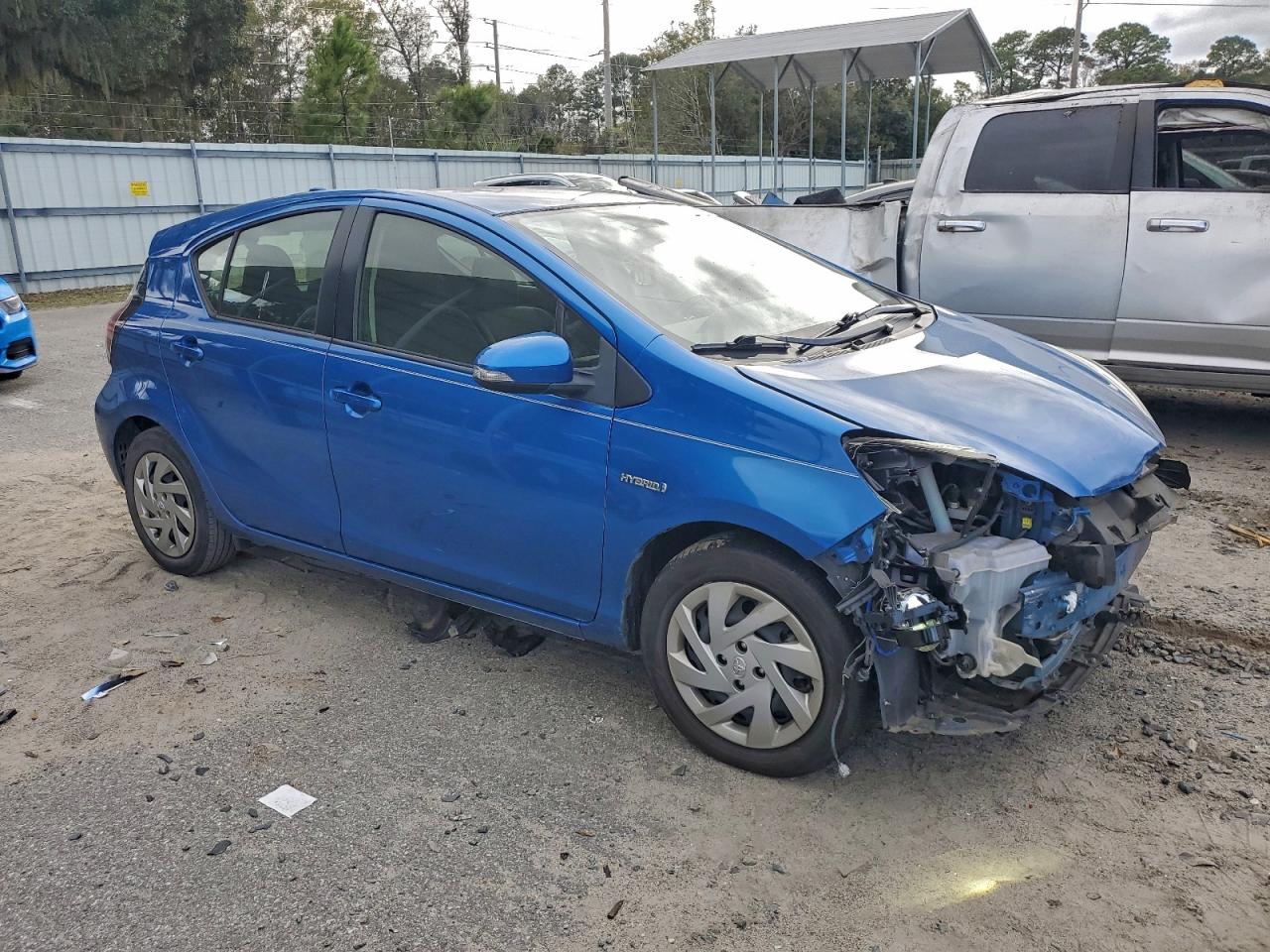 2015 TOYOTA PRIUS C photo 4