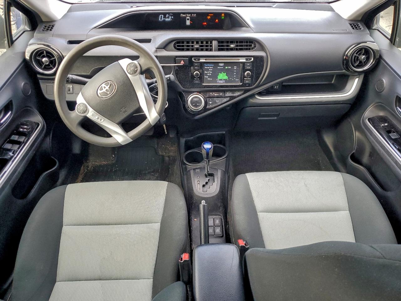 2015 TOYOTA PRIUS C photo 8