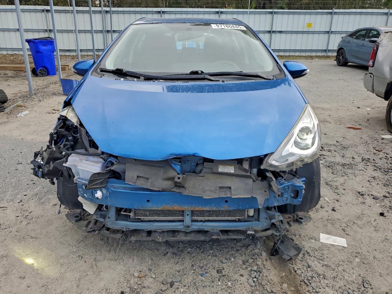 2015 TOYOTA PRIUS C photo 5