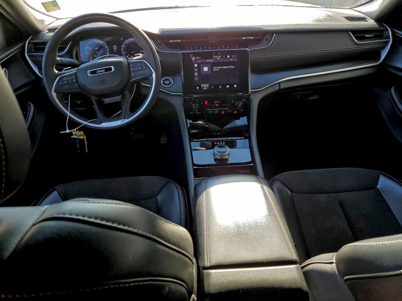 2023 JEEP GRAND CHEROKEE LAREDO photo 8
