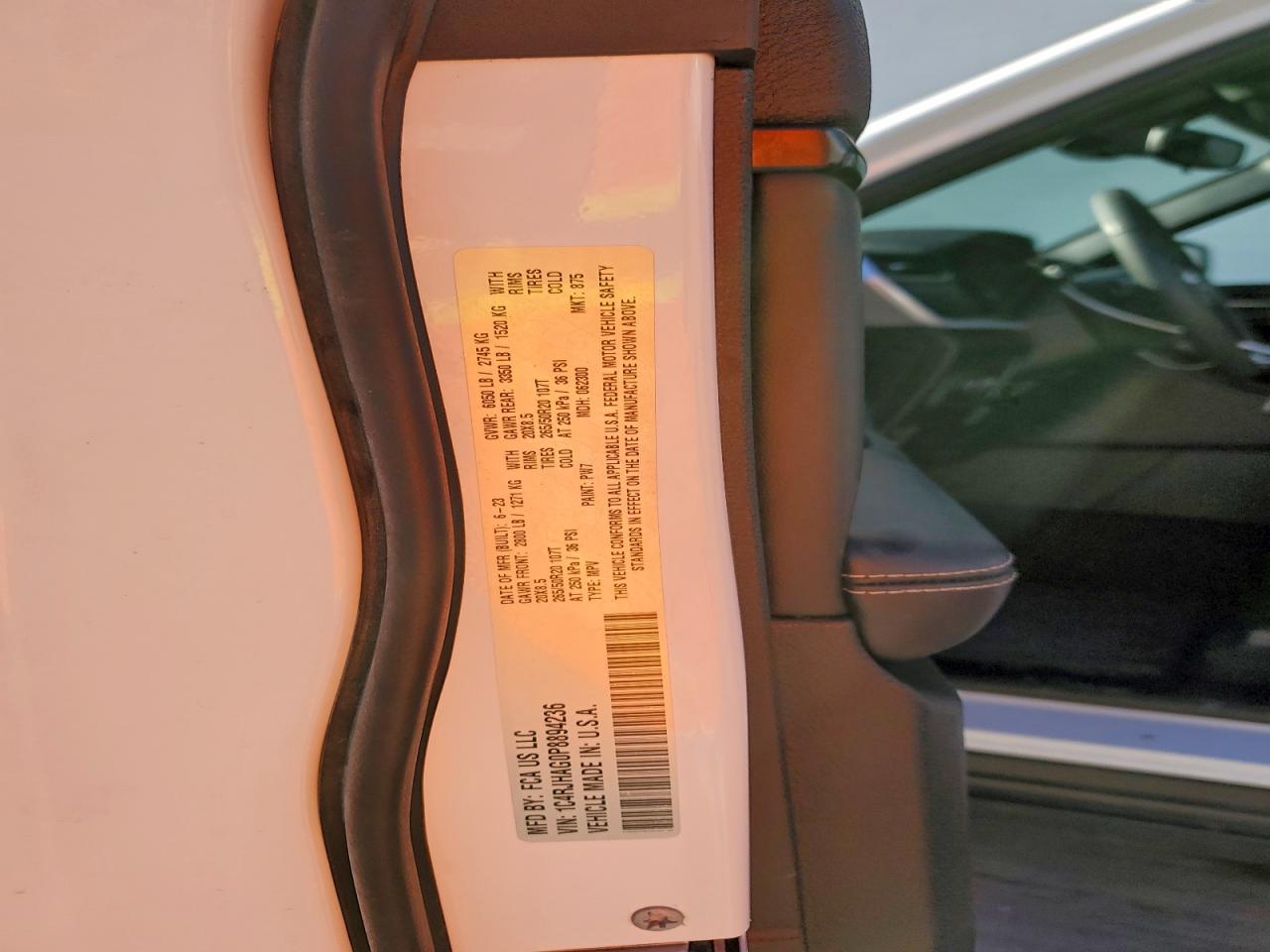 2023 JEEP GRAND CHEROKEE LAREDO photo 13