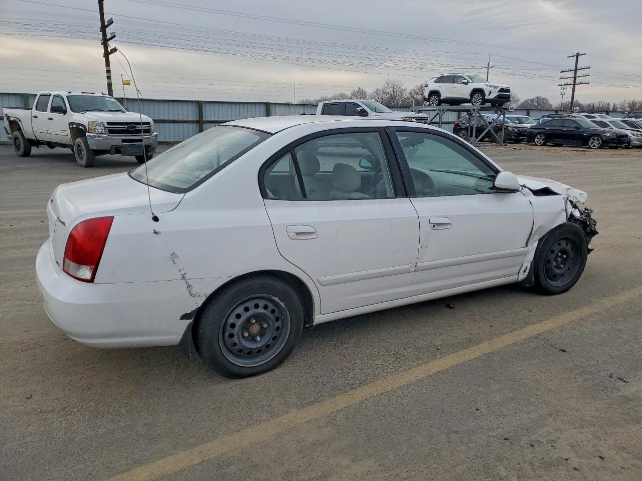 2003 HYUNDAI ELANTRA photo 3