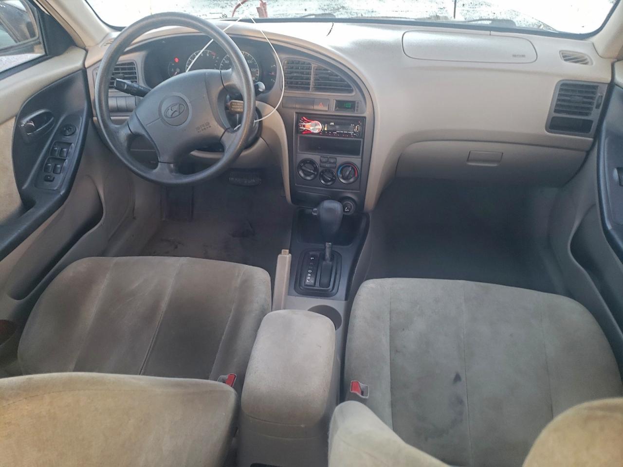 2003 HYUNDAI ELANTRA photo 8