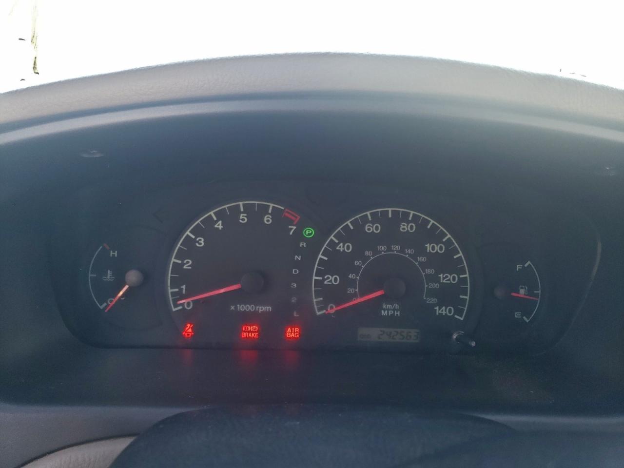2003 HYUNDAI ELANTRA photo 9