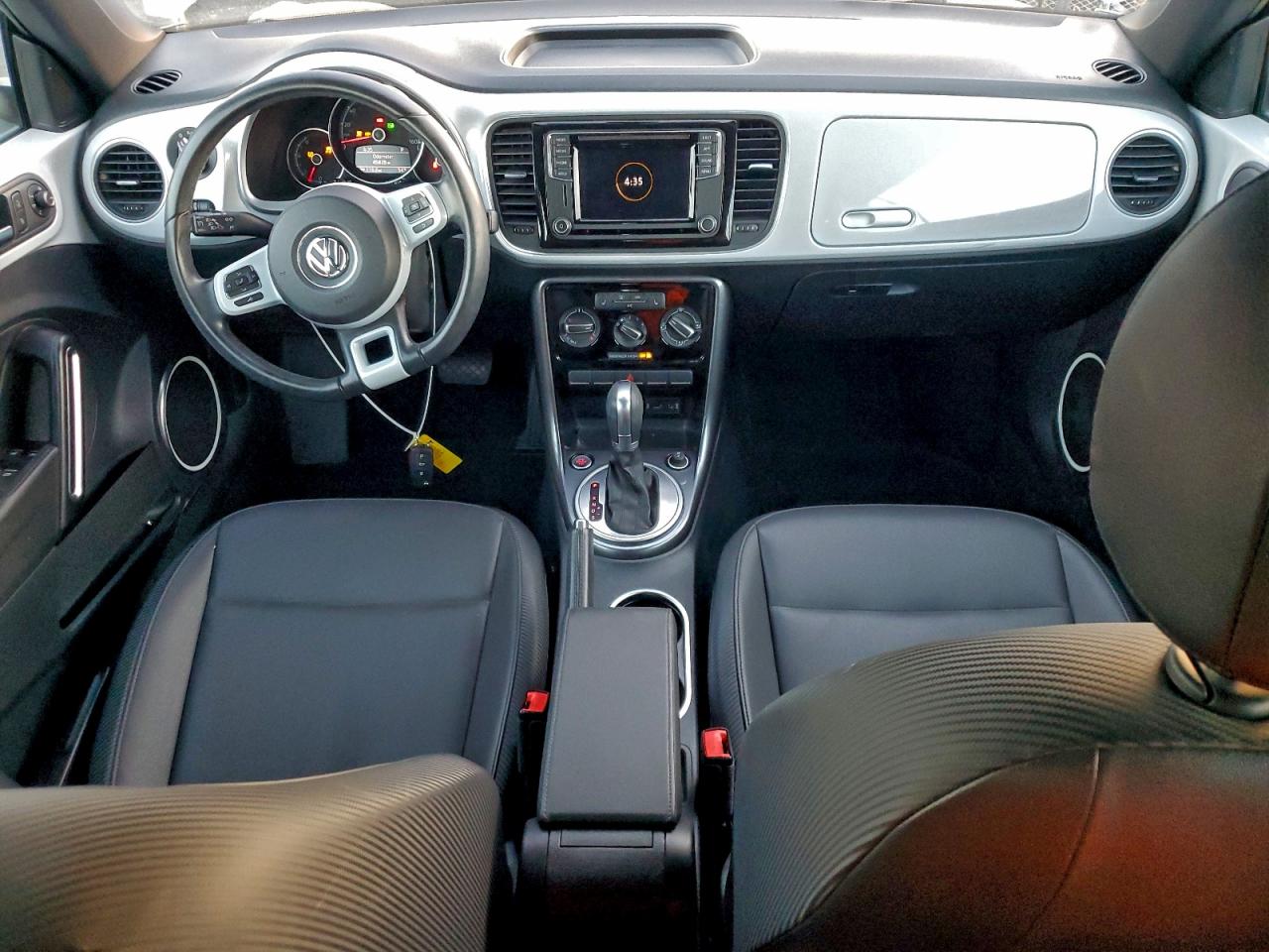 2018 VOLKSWAGEN BEETLE S photo 8