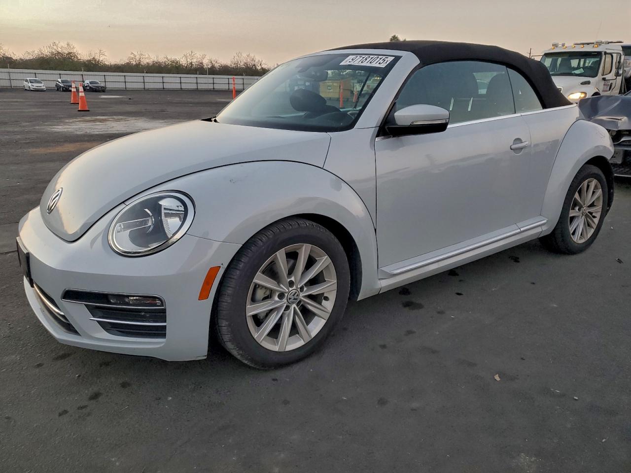 2018 VOLKSWAGEN BEETLE