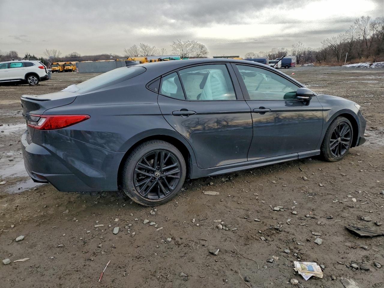 2025 TOYOTA CAMRY photo 3