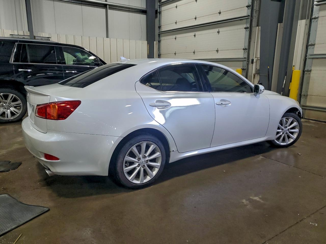 2010 LEXUS IS 250 photo 3