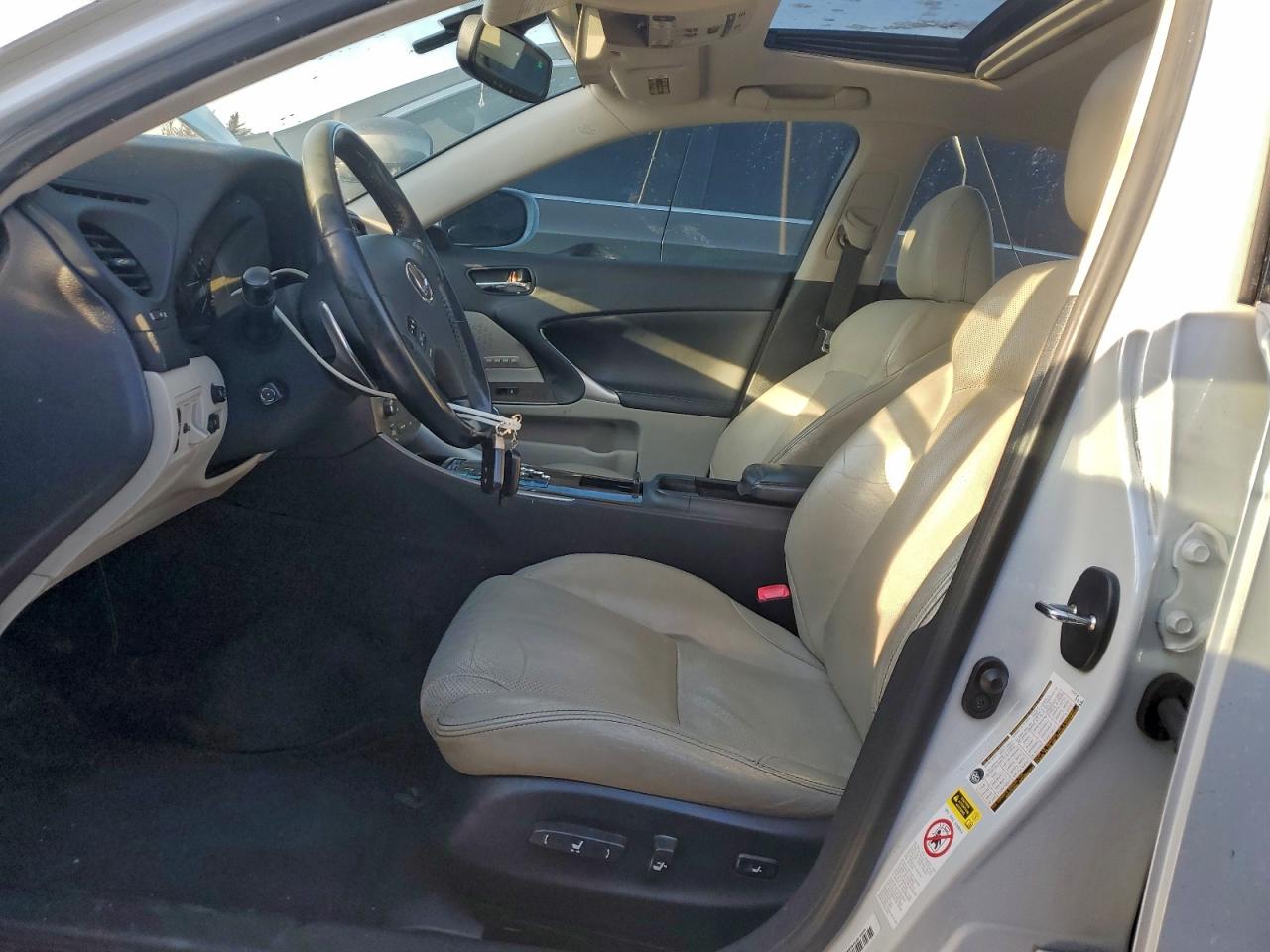 2010 LEXUS IS 250 photo 7