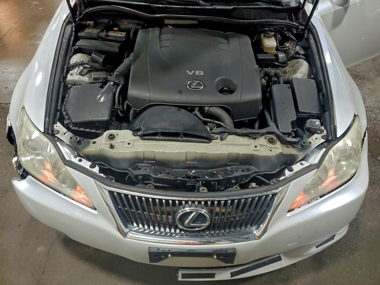 2010 LEXUS IS 250 photo 11