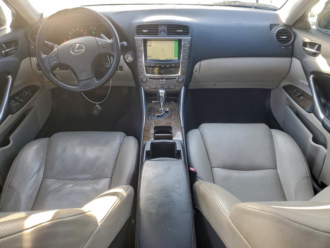 2010 LEXUS IS 250 photo 8
