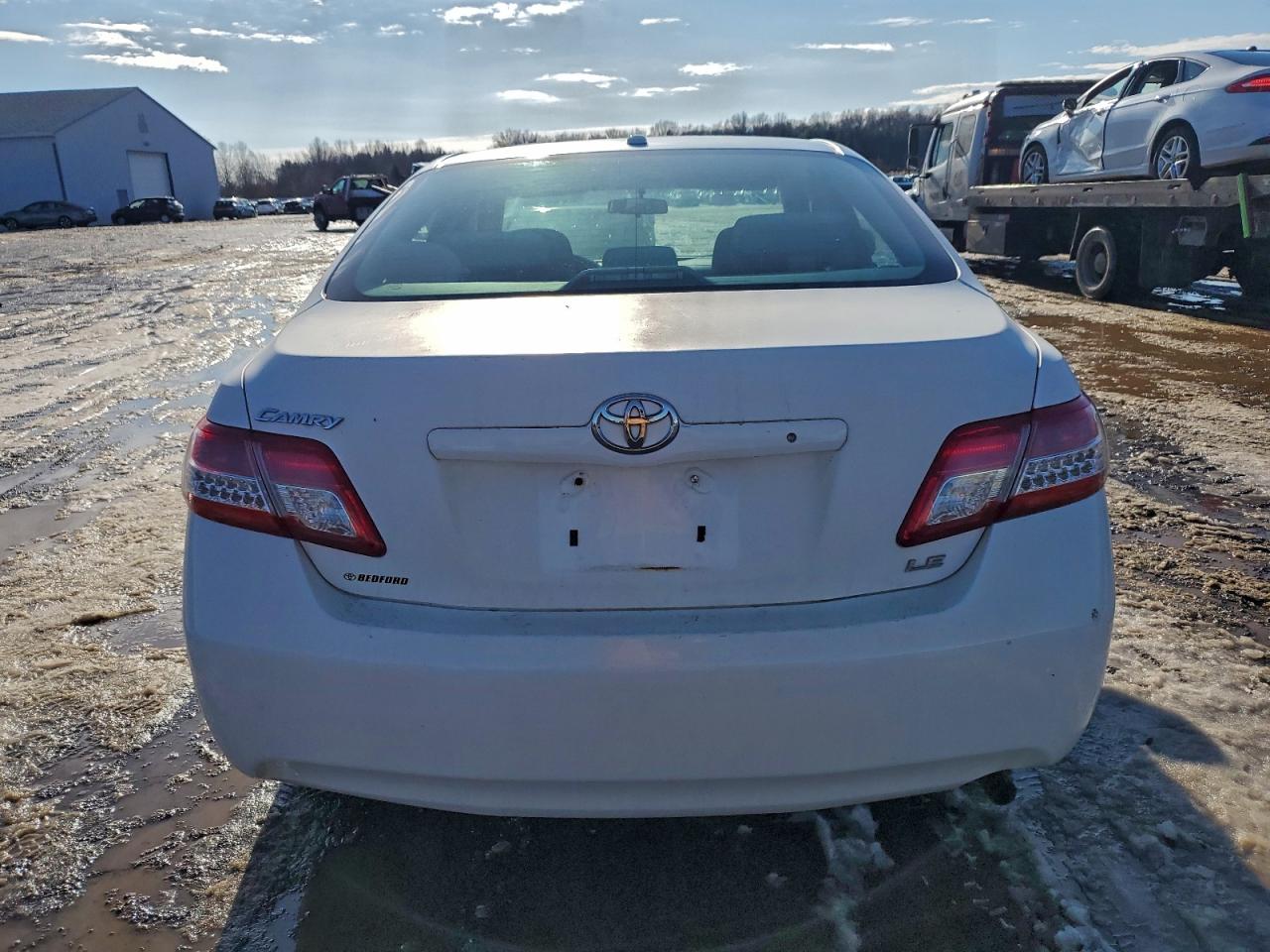 2011 TOYOTA CAMRY BASE photo 6