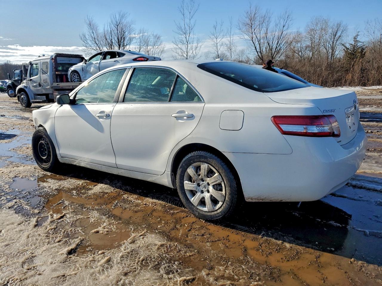 2011 TOYOTA CAMRY BASE photo 2