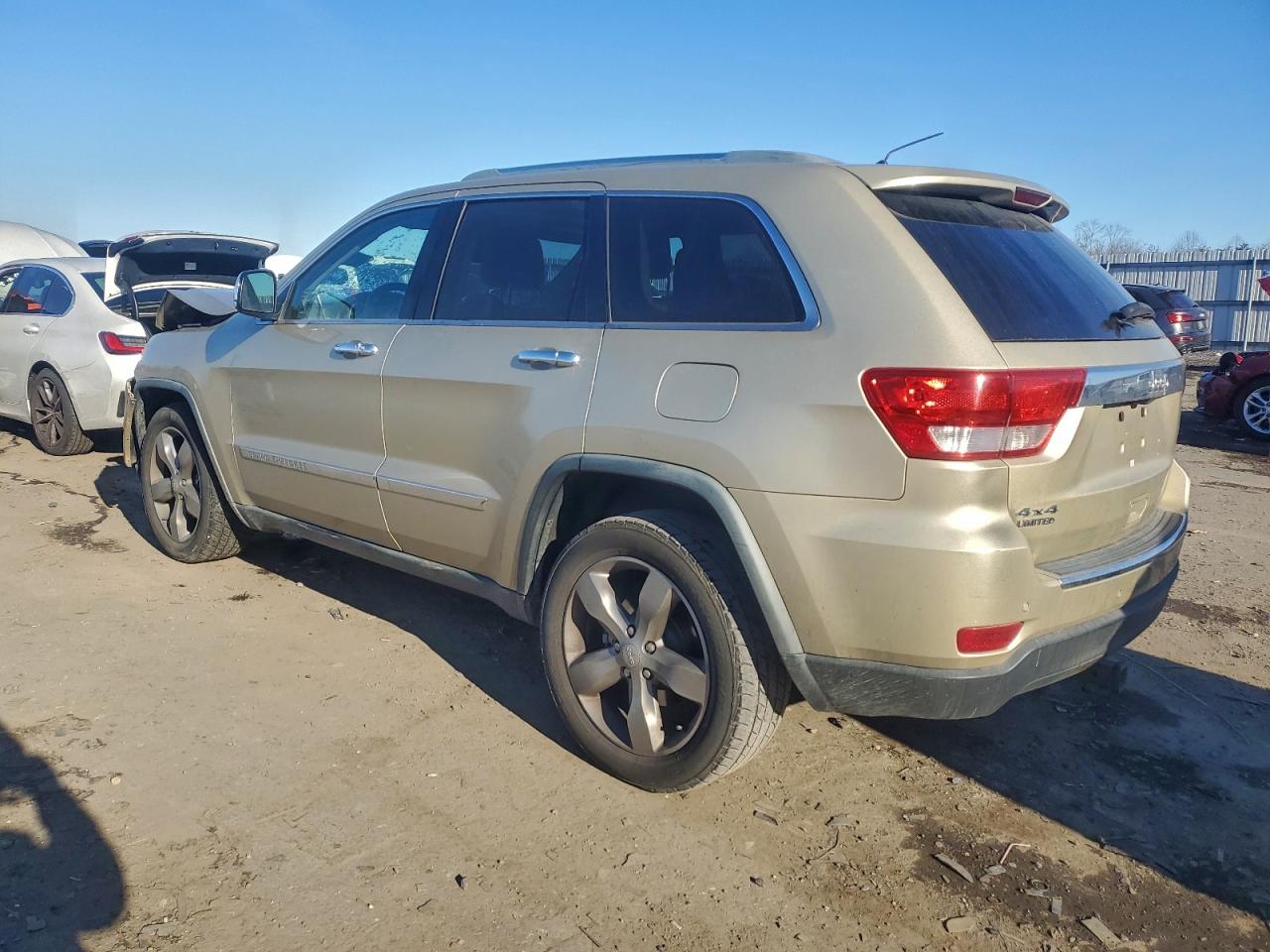 2011 JEEP GRAND CHEROKEE LIMITED photo 2