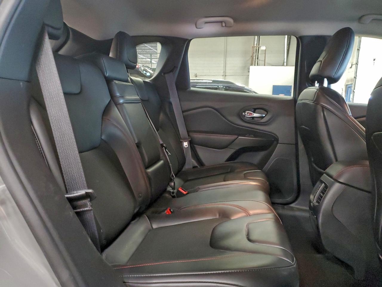 2019 JEEP CHEROKEE TRAILHAWK photo 11