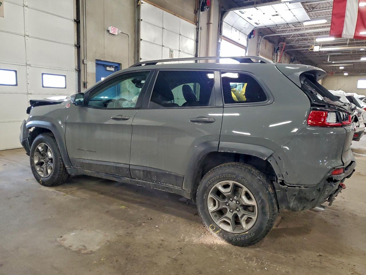 2019 JEEP CHEROKEE TRAILHAWK photo 2