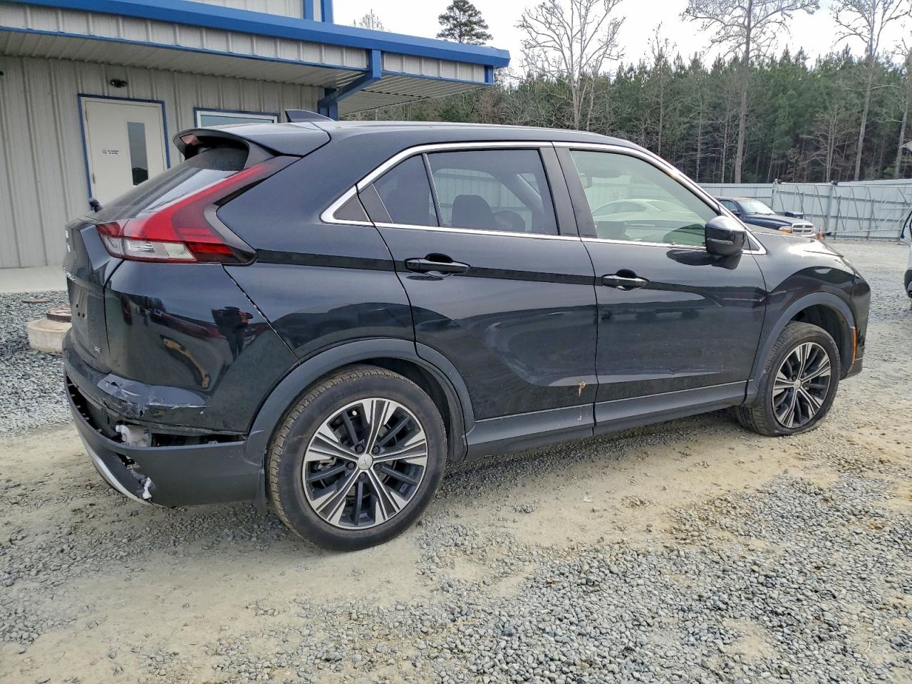 2022 MITSUBISHI ECLIPSE CROSS SE photo 3
