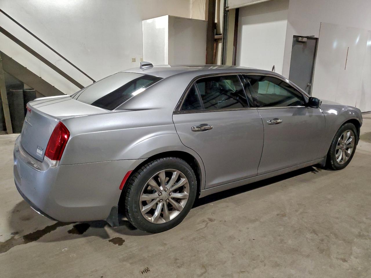 2018 CHRYSLER 300 LIMITED photo 3