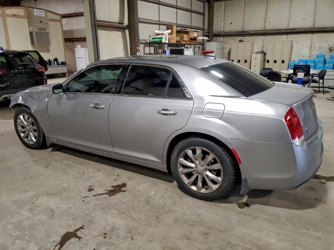2018 CHRYSLER 300 LIMITED photo 2