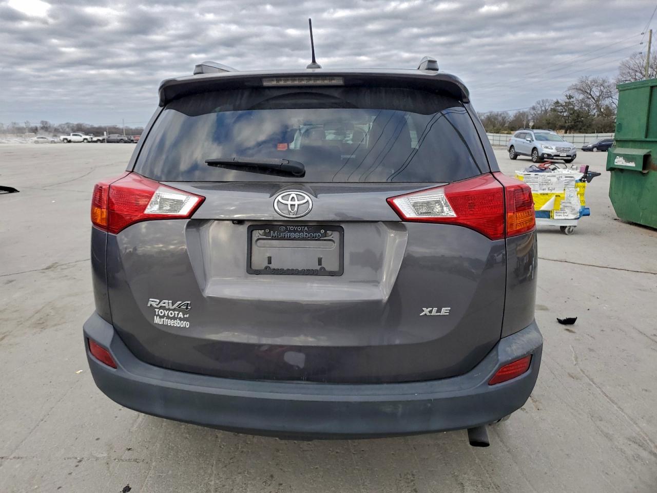 2015 TOYOTA RAV4 XLE photo 6