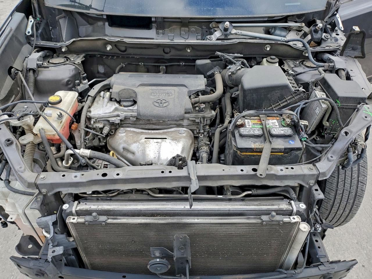 2015 TOYOTA RAV4 XLE photo 11