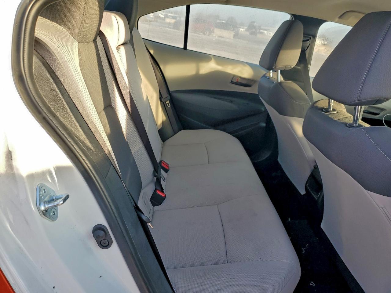 2022 TOYOTA COROLLA LE photo 19