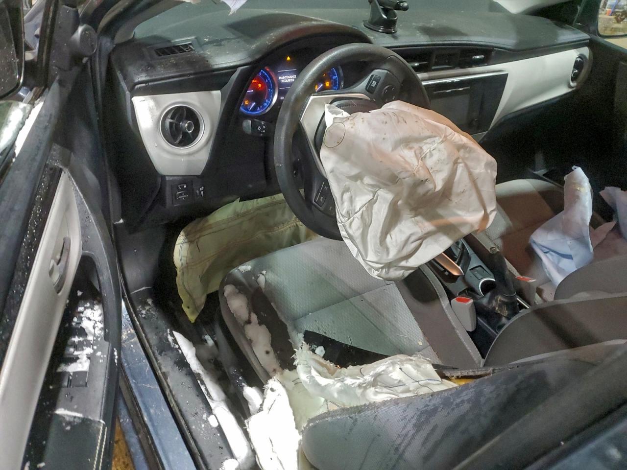2018 TOYOTA COROLLA L photo 8