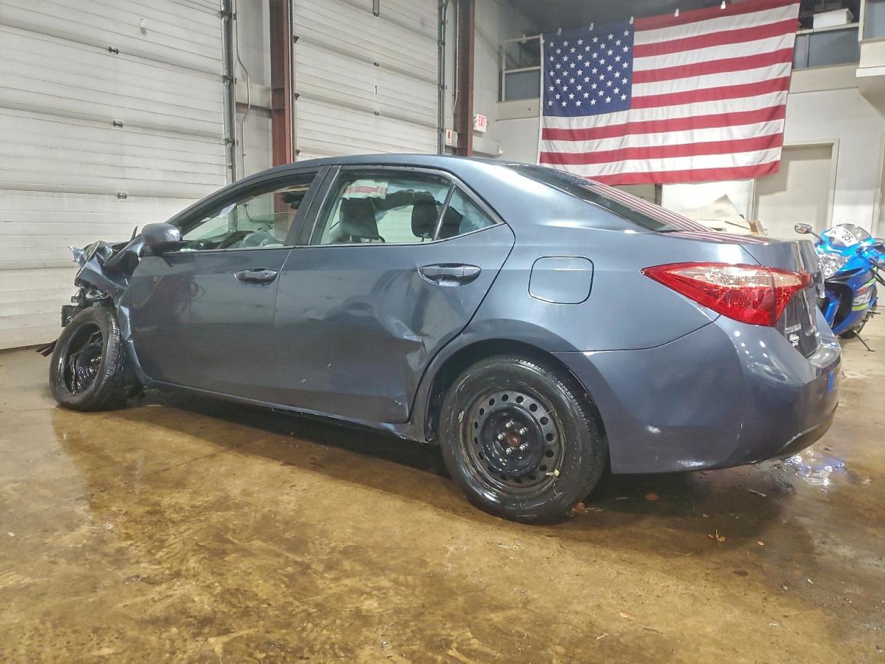 2018 TOYOTA COROLLA L photo 2