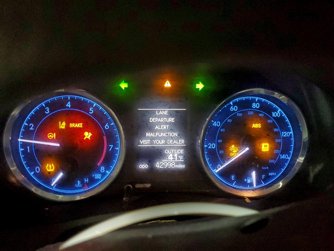 2018 TOYOTA COROLLA L photo 9