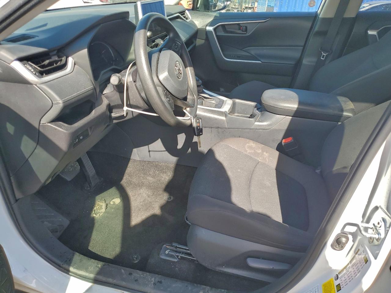 2025 TOYOTA RAV4 LE photo 7