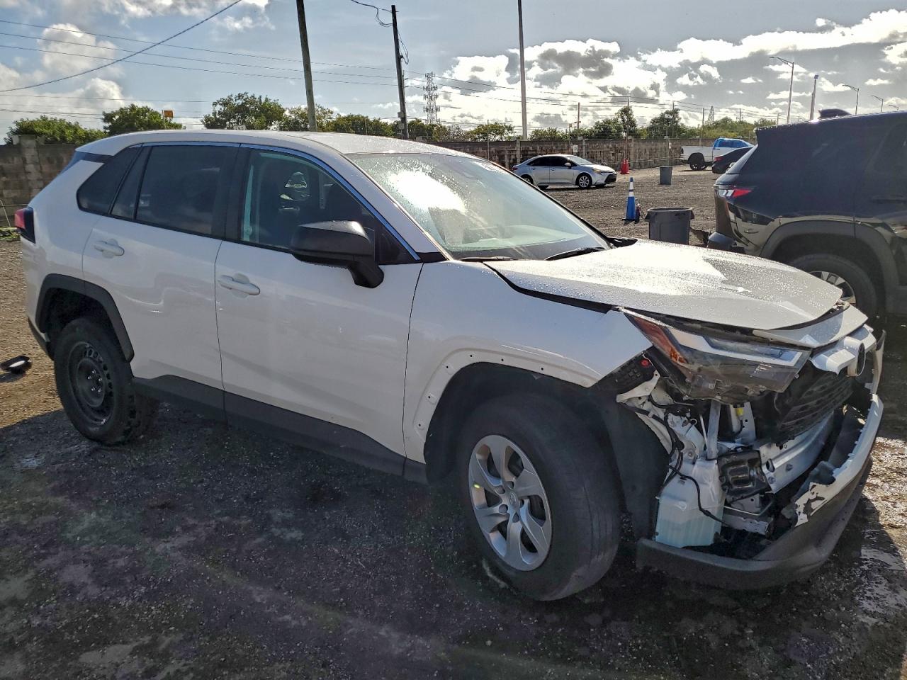 2025 TOYOTA RAV4 LE photo 4