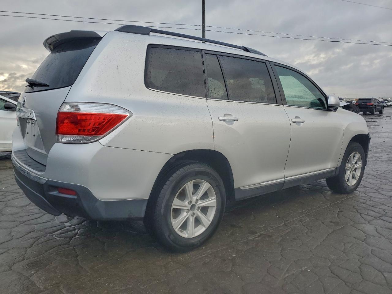 2012 TOYOTA HIGHLANDER BASE photo 3