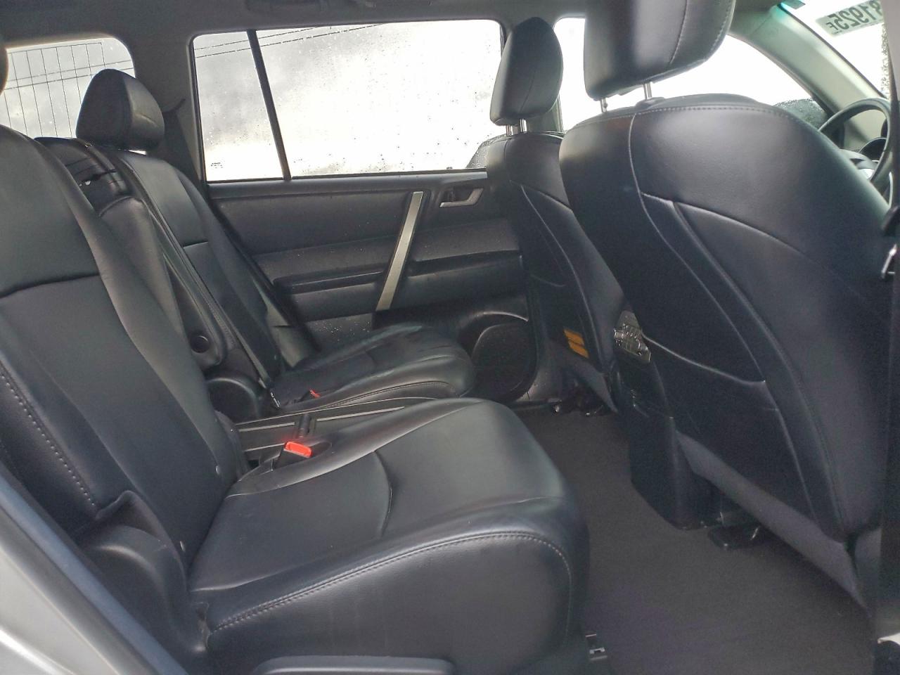 2012 TOYOTA HIGHLANDER BASE photo 11